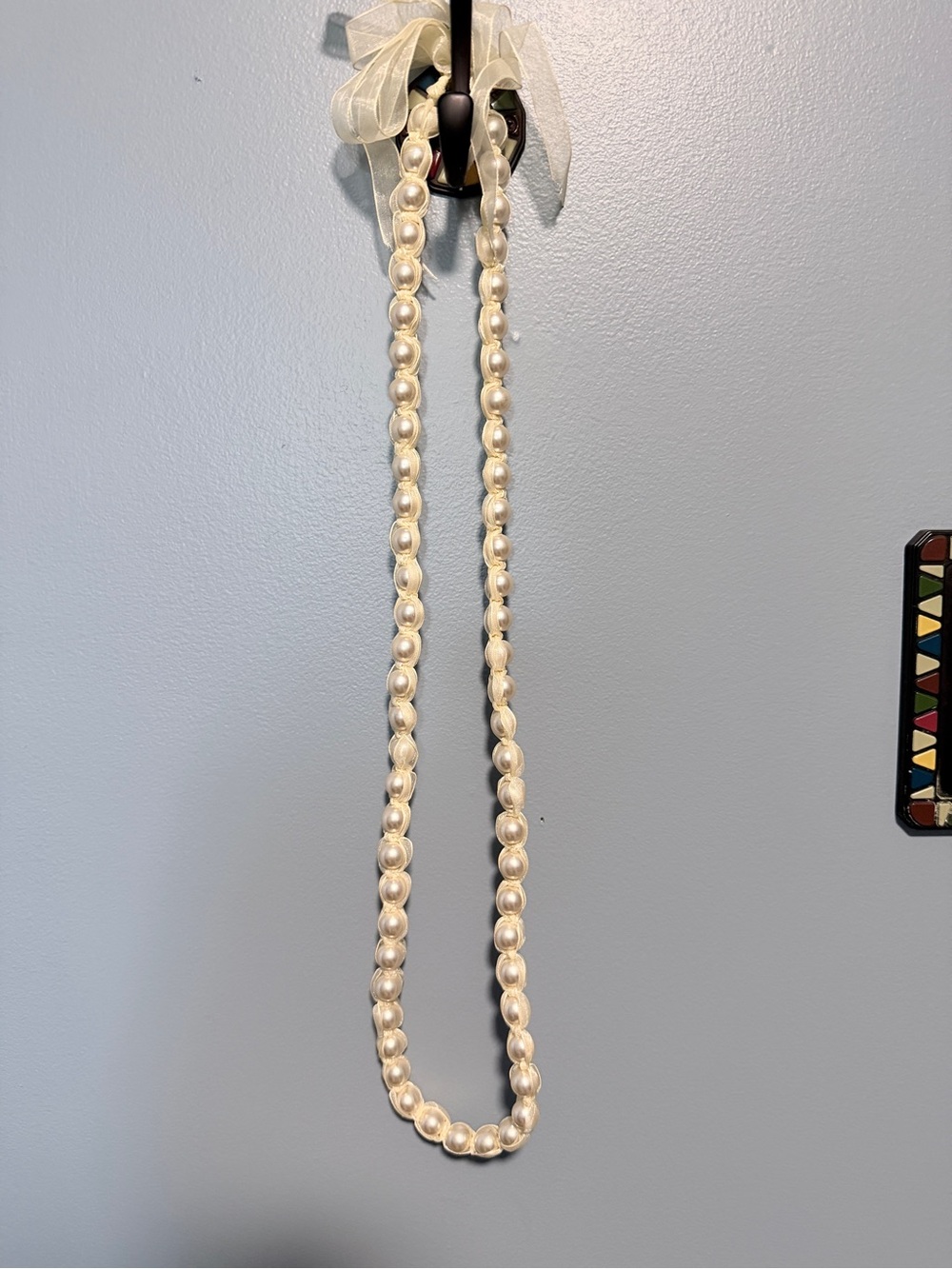Elegant Cream Pearl Bead Necklace